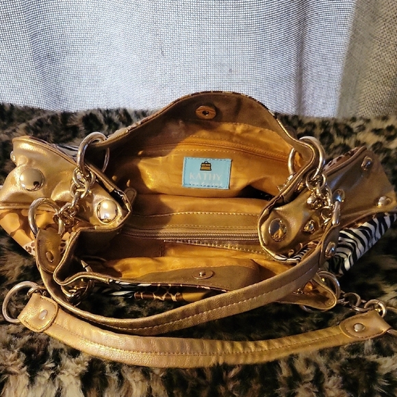 Kathy Van Zeeland Brown and Gold Shoulder Bag with Eye-Catching Design - Picture 3 of 10